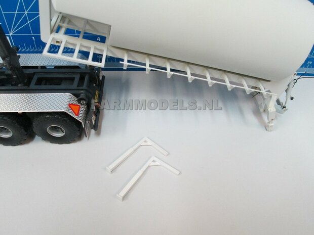 Carrier Mesttank + hefinrichting BOUWPAKKET t.b.v. (VMR Veenhuis) Haakarm carrier, bouwpakket basis 1:32 (HTD)                       