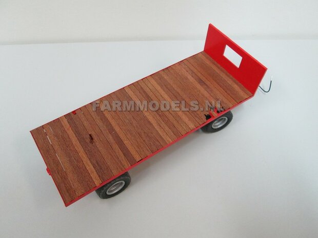 Bouwkit platte wagen 2- asser &quot;Oud&quot; incl. detail verlichting, geleverd zonder banden 1:32 (HTD) 