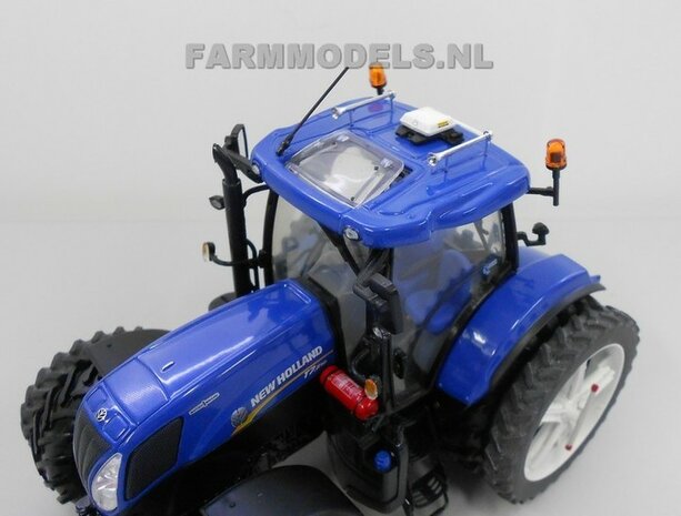 548. New Holland op cultuur dubbellucht