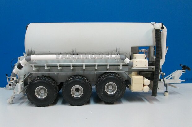 TIPS / Examples: (VMR Veenhuis) 3-axle Carrier tanks 1:32