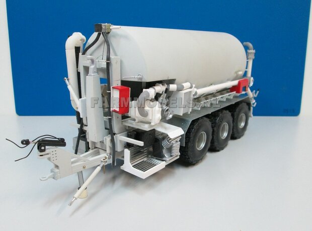 TIPS / Examples: (VMR Veenhuis) 3-axle Carrier tanks 1:32