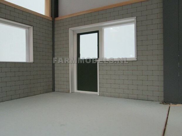 1x muurdeel laag, Kalkzandsteen Beton grijs mat, 250 x 36 x 3 mm, Hout in Betonkleur - t.b.v. (bewaar-) loods / stal / kantoor / huis, 1:32                       