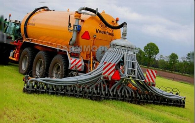 Voorbeeldfoto&#039;s van 3 Asser mesttank basis VMR Veenhuis Bouwpakket 1:32