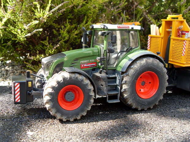 602. Fendt 936 met Veenhuis Carrier+platte bak met rijplaten en een Silage bak