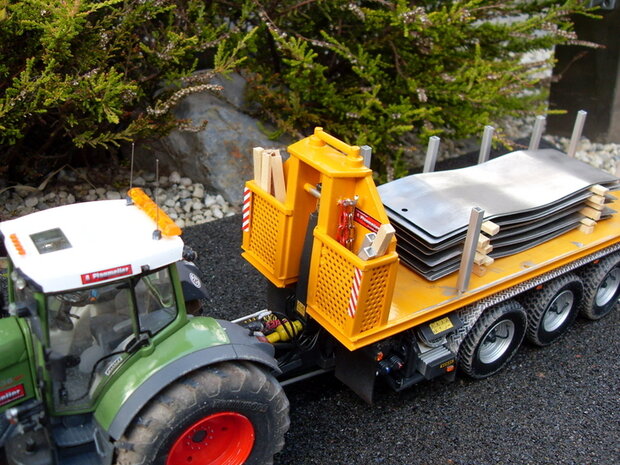 602. Fendt 936 met Veenhuis Carrier+platte bak met rijplaten en een Silage bak