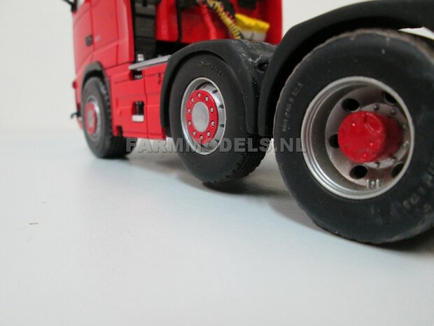 2x Vrachtwagen banden &Oslash; 35.5 mm met kunststof velg 1:32