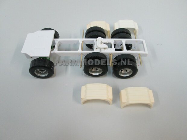 Universeel Vrachtwagen Chassis 6x4 met lift as, BOUWKIT Basis 1:32 (HTD)