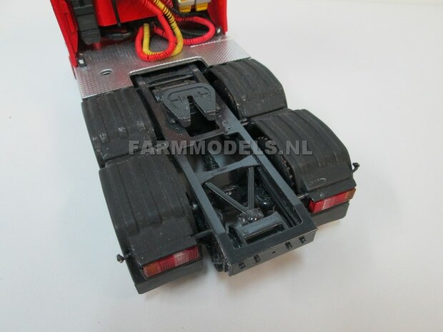 Universeel Vrachtwagen Chassis 6x4 met lift as, BOUWKIT Basis 1:32 (HTD)