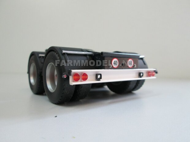 2x Brede Half Ronde Spatborden set t.b.v. Dubbellucht (Truck/Trailer) banden + &Oslash; 1.6 mm aluminium pijp, Resin  1:32              