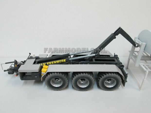 Carrier Mesttank + hefinrichting bouwpakket t.b.v. (Jan Veenhuis) Haakarm carrier, bouwpakket basis 1:32                     