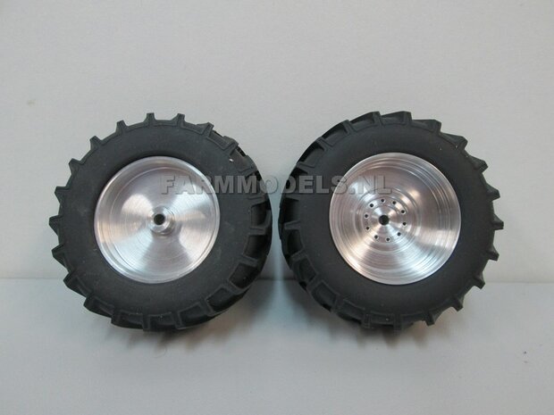 &Oslash; 61 x 25 mm: CASE IH 1455 &amp; IH SCHUCO: 2x Brede Banden + ALUMINIUM velgen BLANK geleverd 1:32 Farmmodels Custom Line Series 