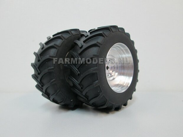 Aluminium Achteras velgen + bredere banden, geschikt voor de SCHUCO Case &amp; IH 1255 / 1455  Massieve Aluminium velgen 1:32                  