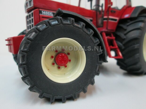 Aluminium Achteras velgen + bredere banden, geschikt voor de SCHUCO Case &amp; IH 1255 / 1455  Massieve Aluminium velgen 1:32                  