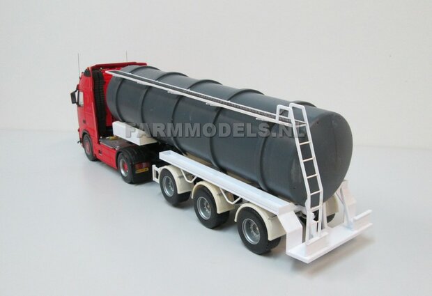 Bordes + Trap achterkant t.b.v. mest oplegger / mesttank Bouwkit, geschikt voor o.a. Mestoplegger, trailer &amp; Mesttank 1:32 (HTD)                 