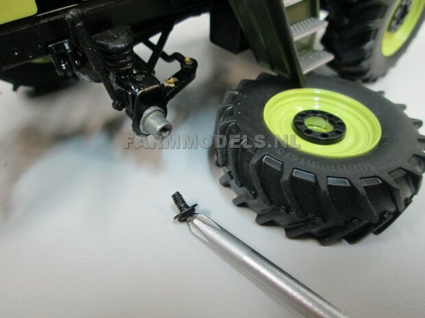 &Oslash; 47 mm: 4x brede banden + alu. velgen MB Trac 1100 , Velgen MB Trac groen + zwarte planeetkappen + wielboutringen, geschikt voor MB trac 1100 1:32            