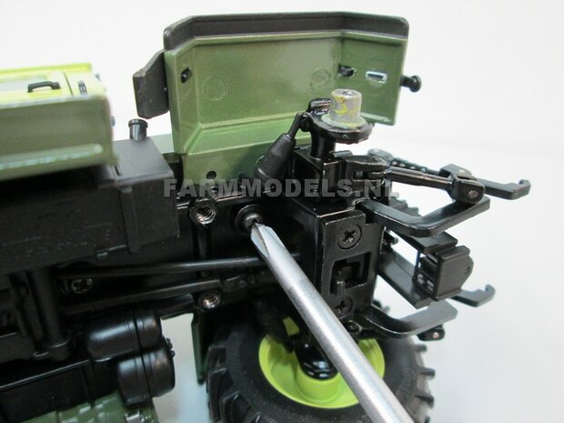 &Oslash; 47 mm: 4x brede banden + alu. velgen MB Trac 1100 , Velgen MB Trac groen + zwarte planeetkappen + wielboutringen, geschikt voor MB trac 1100 1:32            