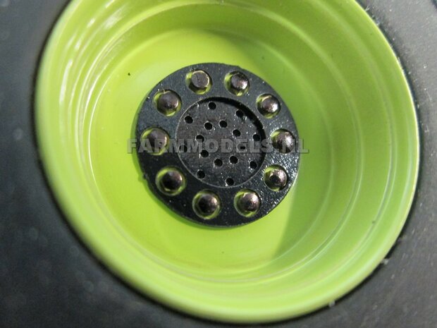 &Oslash; 47 mm: 4x brede banden + alu. velgen MB Trac 1100 , Velgen MB Trac groen + zwarte planeetkappen + wielboutringen, geschikt voor MB trac 1100 1:32            