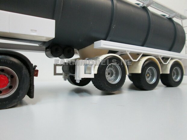 Mestoplegger + SuperSingle Banden (VMA / D-Tec) 3 asser mest trailer (slurrytanker) Bouwpakket Basis 1:32 (HTD)          