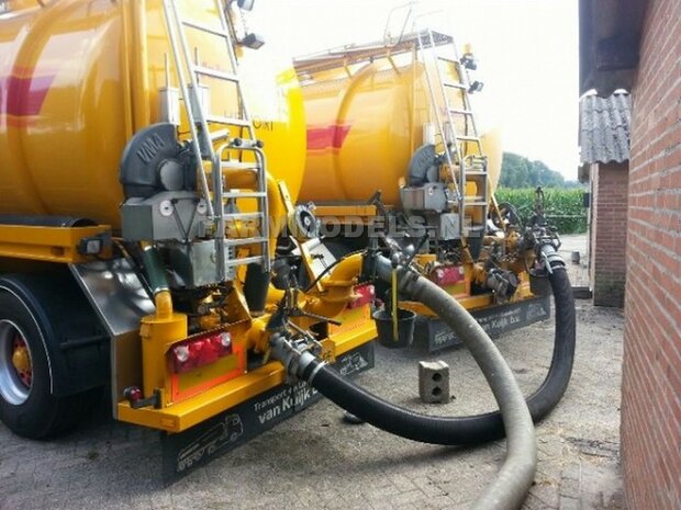 Mestoplegger + SuperSingle Banden (VMA / D-Tec) 3 asser mest trailer (slurrytanker) Bouwpakket Basis 1:32 (HTD)          