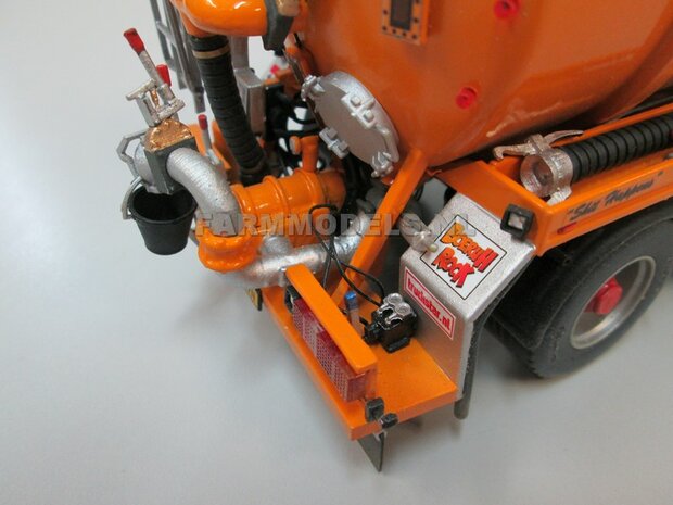 Mestoplegger + SuperSingle Banden (VMA / D-Tec) 3 asser mest trailer (slurrytanker) Bouwpakket Basis 1:32 (HTD)          