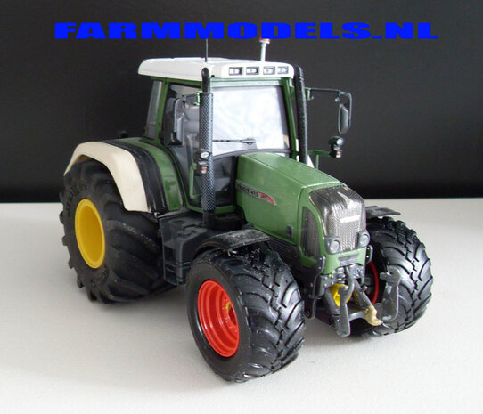 2x Spatbordverbreders Fendt 415 / 818 en 820 UH  1:32 