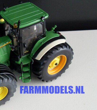 2x Spatbordverbreders achteras (o.a. voor Fendt 936/ 939/ 942, John Deere 8530 en MF 8690 serie)  1:32  