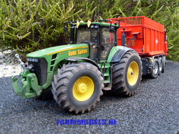 340. John Deere 8530 full options (met opgeklapte fronthef)