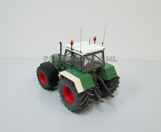 2x Spatbordverbreders geschikt voor de Fendt 615/ 612 WeiseToys 1:32 