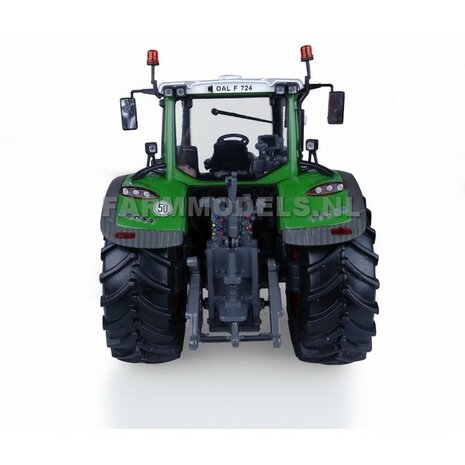 Nature Green  Fendt 724 (=Nieuwe Fendt groen vanaf 2016) 1:32  Universal Hobbies UH5231          EXPECTED