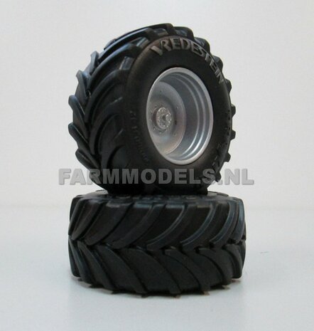 &Oslash; 68.2 x 31.3 mm: UNIVERSEEL: 2x Vredestein Traxion banden + Vredestein opdruk licht grijs + Diecast velgen ALU.-METALIC Gespoten geleverd 1:32 Universele set 