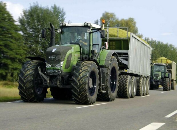 VOORBEELD FOTO&#039;S BLACK Rims STOFLOOK Fendt 939 Vario G2 (2014/Tier IV) Brede banden + spatborden + trekhaak - Antennes 1:32 Wiking Handmatig verbouwd / Manually rebuilt