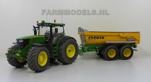 329. John Deere 6210R met brede banden en Joskin zandkipper 