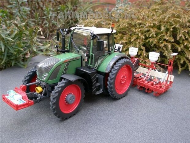 149. Fendt 724 cultuur met bietenzaaier