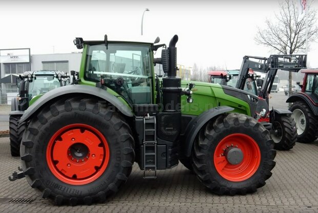 VOORBEELD FOTO&#039;S Fendt 1050 Vario Brede banden met Luchtsystemen, Spatborden,Trekhaak, STOFLOOK en Antennes 1:32 EXAMPLE PICTURES