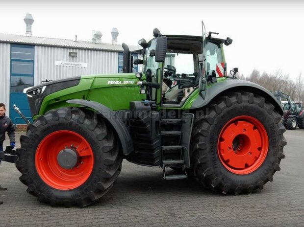 VOORBEELD FOTO&#039;S Fendt 1050 Vario Brede banden met Luchtsystemen, Spatborden,Trekhaak, STOFLOOK en Antennes 1:32 EXAMPLE PICTURES