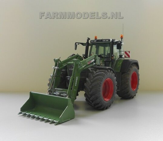 173. Fendt 822 / 824 met voorlader en brede banden