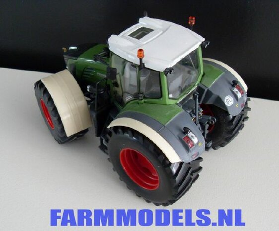 2x Spatbordverbreders achteras (o.a. voor Fendt 936/ 939/ 942, John Deere 8530 en MF 8690 serie)  1:32  