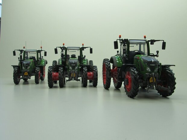 VOORBEELD FOTO&#039;S Fendt 724 Vario + Stoflook Rondom Demontabel dubbellucht Rijencultuur 1:32 EXAMPLE PICTURE  