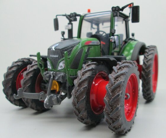 VOORBEELD FOTO&#039;S Fendt 724 Vario + Stoflook Rondom Demontabel dubbellucht Rijencultuur 1:32 EXAMPLE PICTURE  