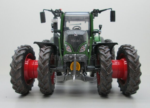 VOORBEELD FOTO&#039;S Fendt 724 Vario + Stoflook Rondom Demontabel dubbellucht Rijencultuur 1:32 EXAMPLE PICTURE  