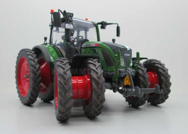 VOORBEELD FOTO&#039;S Fendt 724 Vario + Stoflook Rondom Demontabel dubbellucht Rijencultuur 1:32 EXAMPLE PICTURE  