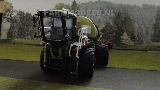 416. Claas Xerion 3800 Saddletrack, met oplegger tank en bouwland injecteur.