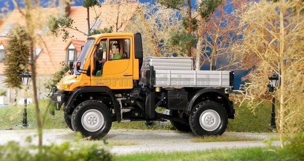 BLAUW Mercedes Benz Unimog U400 1:32 - Blue Versie   32380Cb         EXPECTED