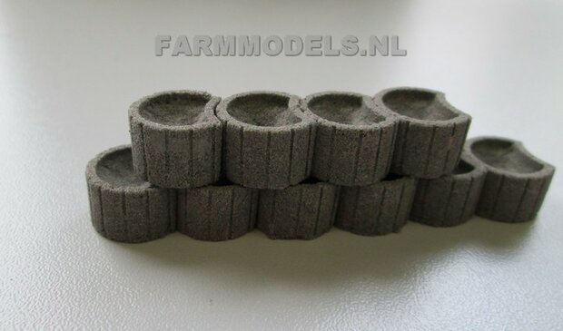 10x Beton grijs Plantenbakken / Erf afscheiding 1:32 