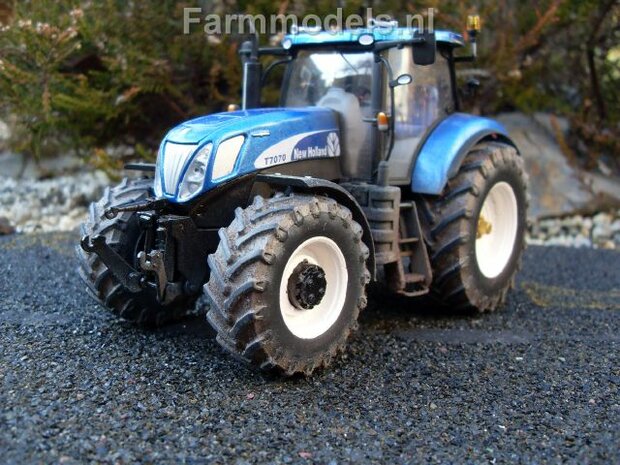 550. Vervuilde New Holland Blue Power T7070 