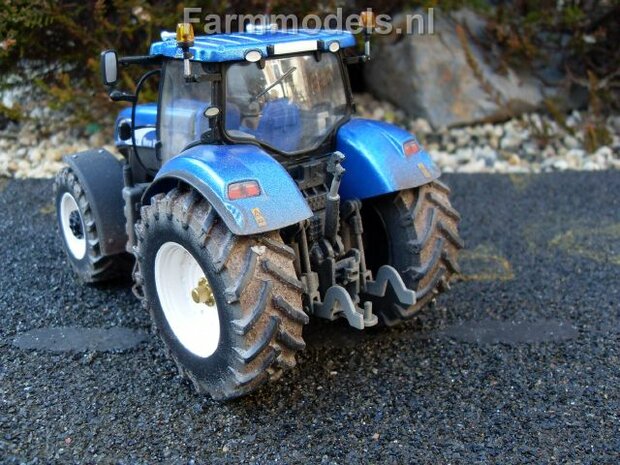 550. Vervuilde New Holland Blue Power T7070 