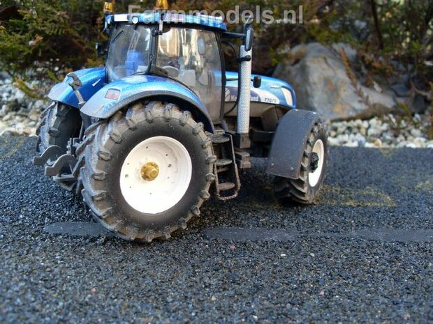 550. Vervuilde New Holland Blue Power T7070 