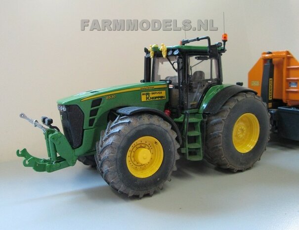 351. John Deere 8530 met VMR Carrier en puin containers