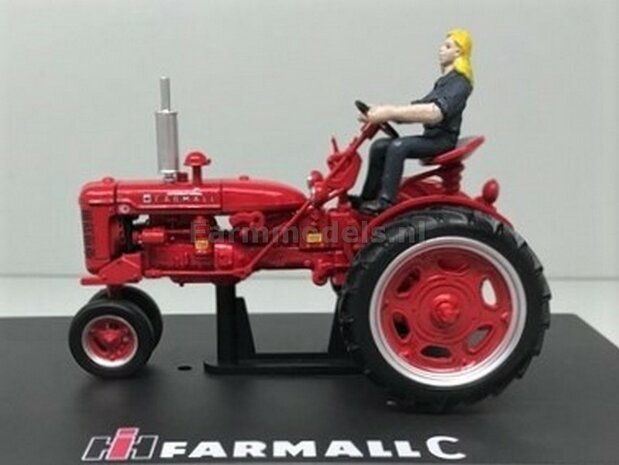 Farmall C Row Crop Neuswiel of 4 wieler- met vrouwelijke bestuurder 1:32   REP175 