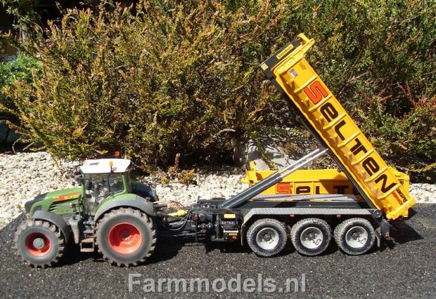 598. VMR Veenhuis carrier met silagebak Veenhuis